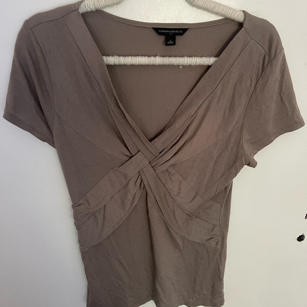 Banana Republic Taupe Twist-Front Short-Sleeve Top
